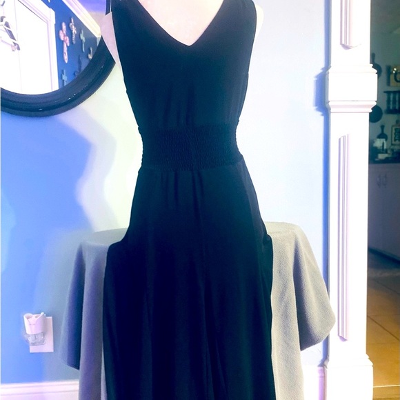 Rabbit Rabbit Rabbit 🐇 Black Ruched V-Neck Midi Dress - Picture 9 of 10